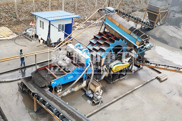 湖北十堰洗砂回收一體機(jī)調(diào)試運(yùn)行現(xiàn)場(chǎng)