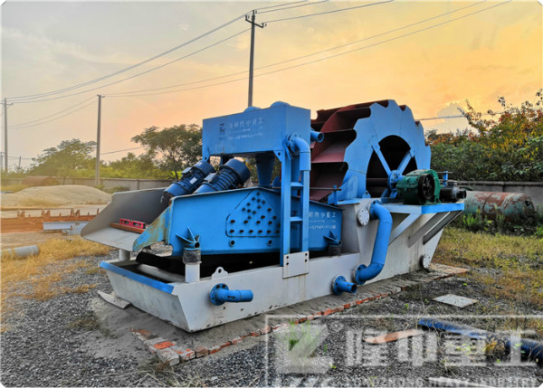 輪斗洗砂機(jī)安裝好后，千萬要對軸承檢查一遍