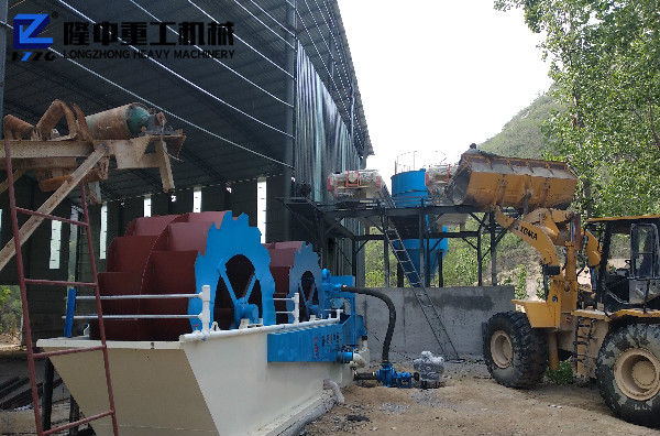 在網(wǎng)上購買洗砂機放心嗎？洗砂機現(xiàn)場工作視