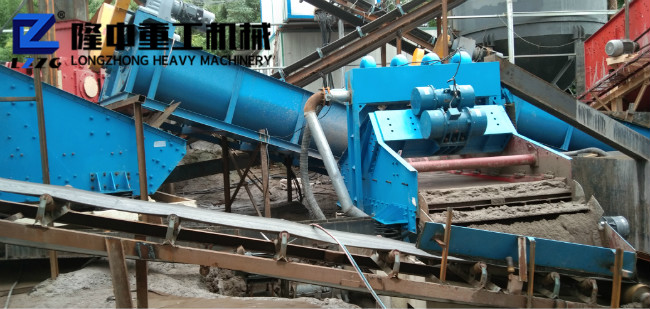 輪斗洗砂機與螺旋洗砂機相比，清洗效果更好