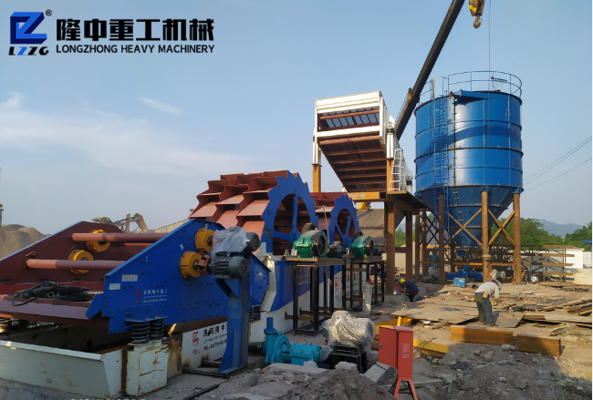 時產(chǎn)40噸的山砂洗砂機械多少錢？